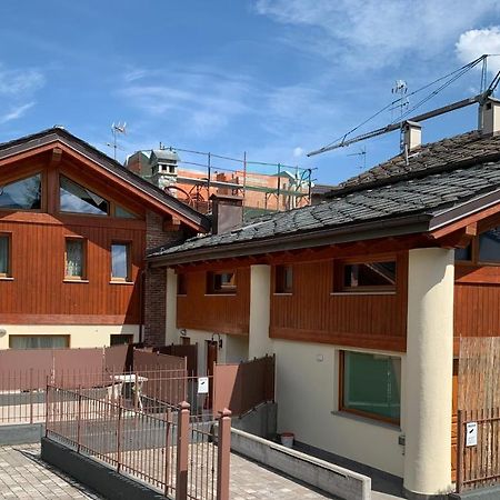 Casa Vacanze Anais Nus Bagian luar foto