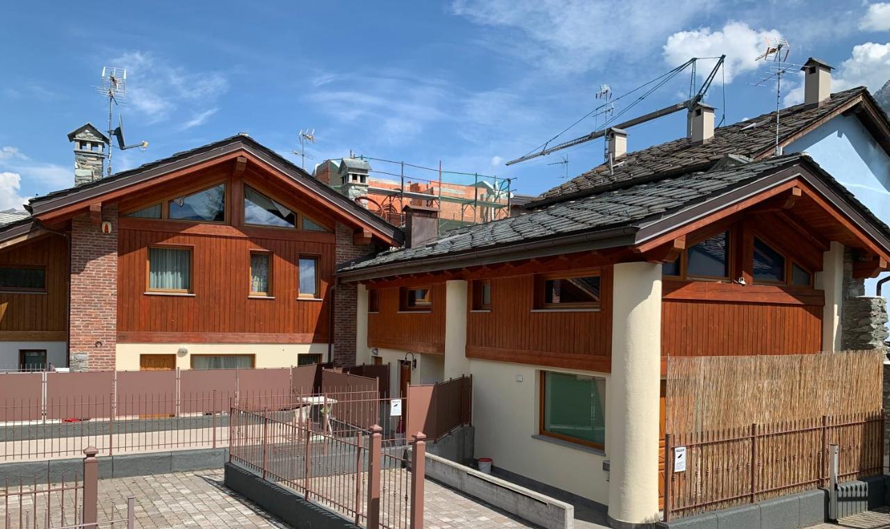 Casa Vacanze Anais Nus Bagian luar foto
