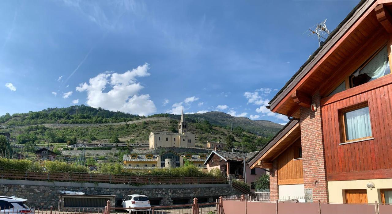 Casa Vacanze Anais Nus Bagian luar foto