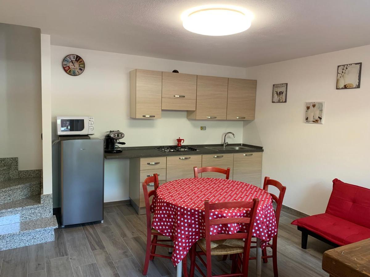 Casa Vacanze Anais Nus Bagian luar foto