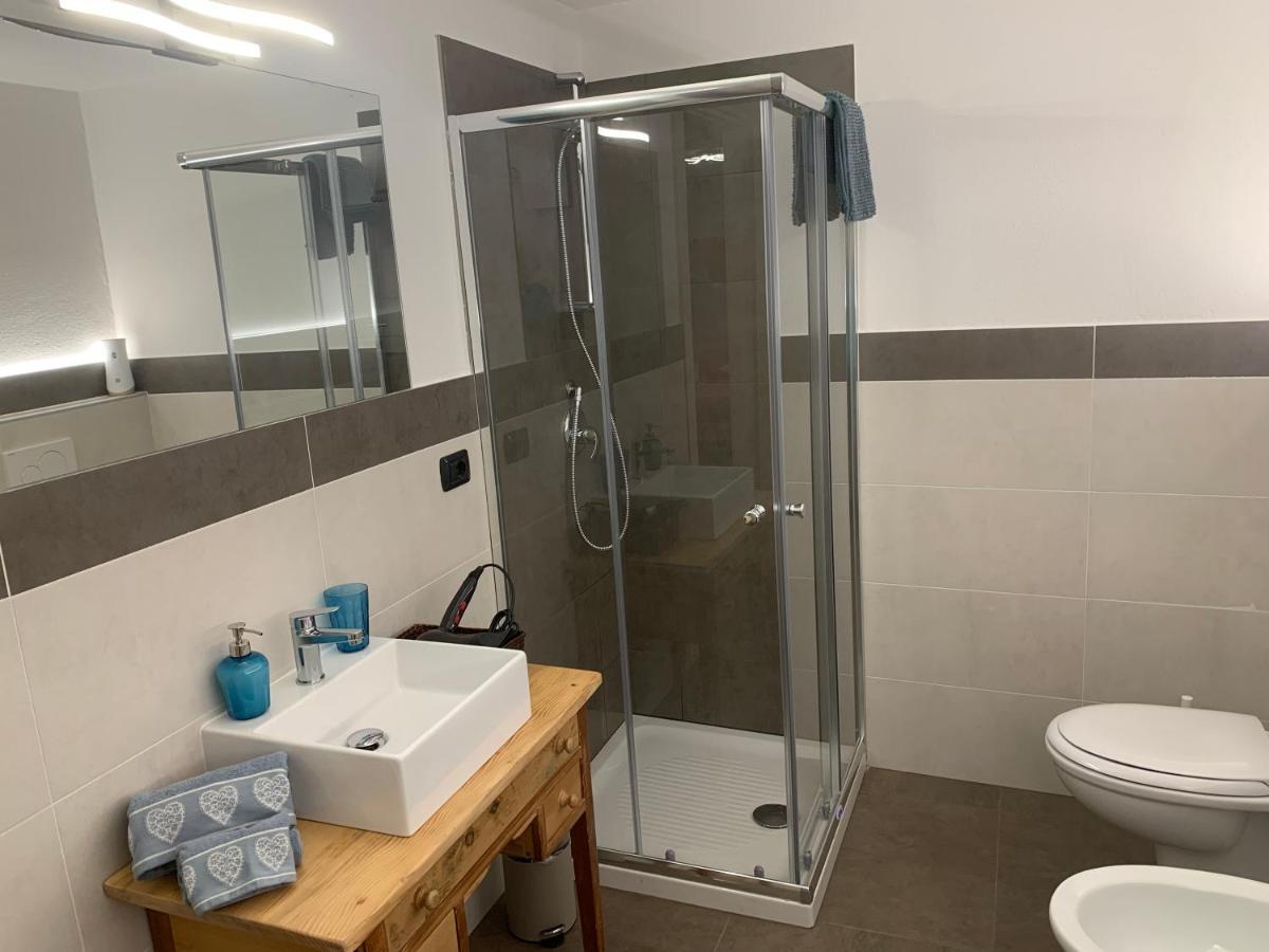 Casa Vacanze Anais Nus Bagian luar foto
